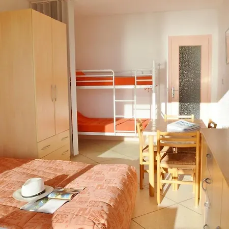 Lv280-c303 4 Couchages Le Lavandou *