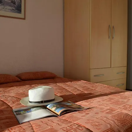 Apartment Lv280-c303 4 Couchages Le Lavandou *